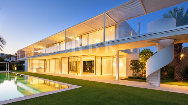Resale - Villa -
Malaga - Casares