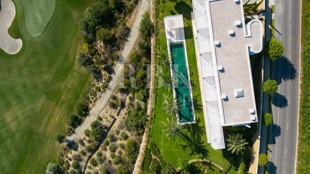 Resale - Villa -
Malaga - Casares