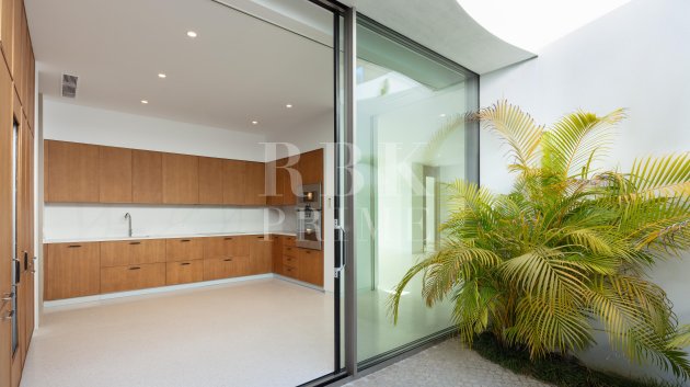 Resale - Villa -
Malaga - Casares