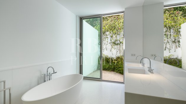 Resale - Villa -
Malaga - Casares