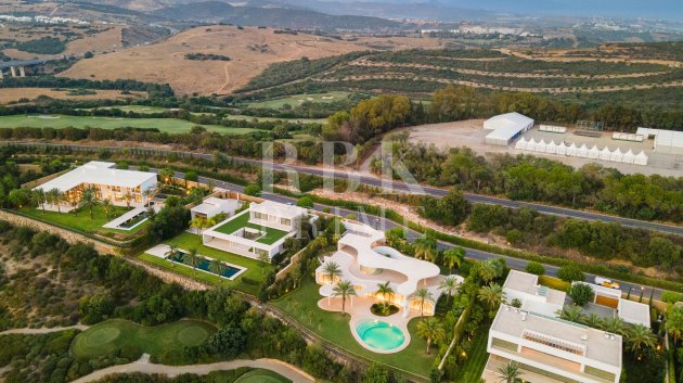Resale - Villa -
Malaga - Casares