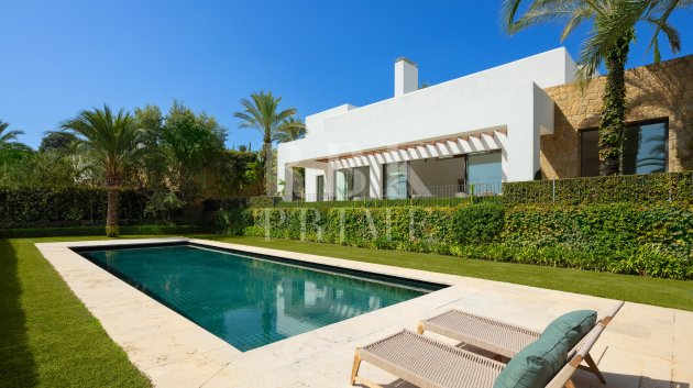 Resale - Villa -
Malaga - Casares