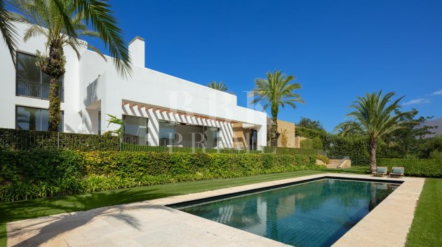 Resale - Villa -
Malaga - Casares