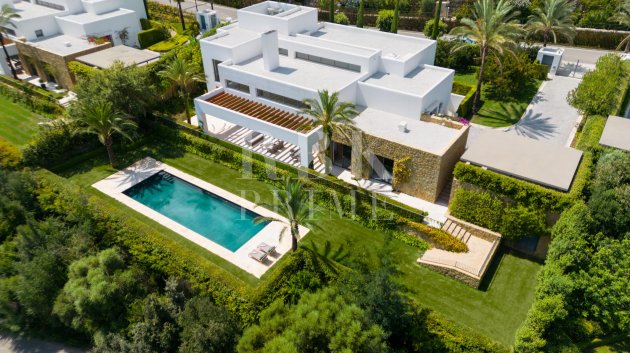 Resale - Villa -
Malaga - Casares
