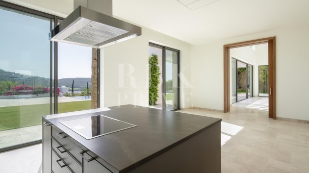 Resale - Villa -
Malaga - Casares