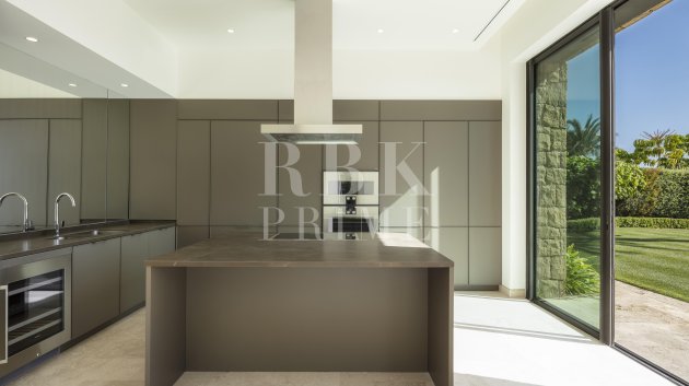 Resale - Villa -
Malaga - Casares