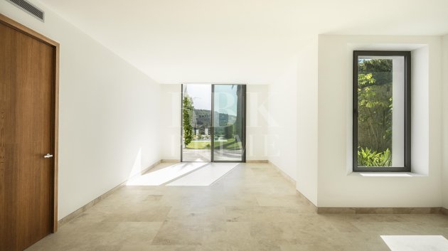 Resale - Villa -
Malaga - Casares