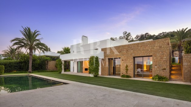 Resale - Villa -
Malaga - Casares