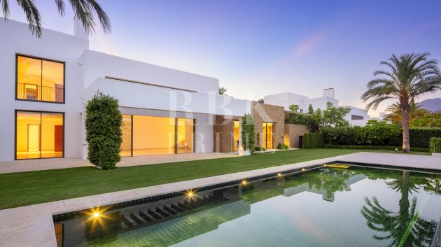 Resale - Villa -
Malaga - Casares
