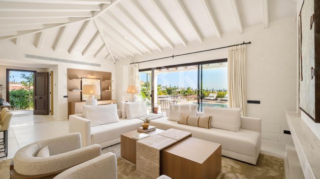 Resale - Villa -
Malaga - Nueva Andalucía