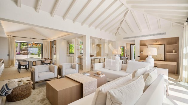Resale - Villa -
Malaga - Nueva Andalucía