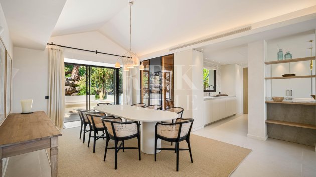 Resale - Villa -
Malaga - Nueva Andalucía