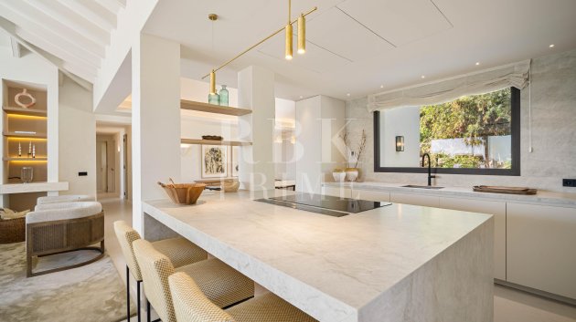Resale - Villa -
Malaga - Nueva Andalucía