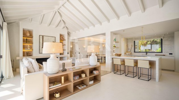 Resale - Villa -
Malaga - Nueva Andalucía