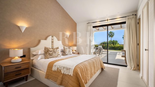 Resale - Villa -
Malaga - Nueva Andalucía