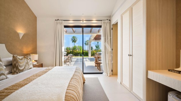 Resale - Villa -
Malaga - Nueva Andalucía