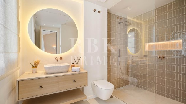 Resale - Villa -
Malaga - Nueva Andalucía
