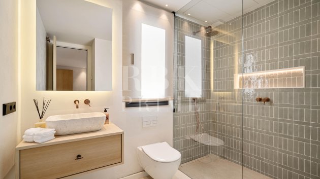 Resale - Villa -
Malaga - Nueva Andalucía