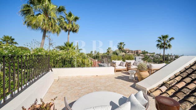 Resale - Villa -
Malaga - Nueva Andalucía