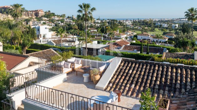 Resale - Villa -
Malaga - Nueva Andalucía