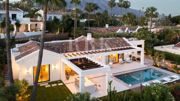 Resale - Villa -
Malaga - Nueva Andalucía
