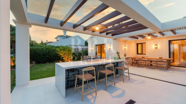 Resale - Villa -
Malaga - Nueva Andalucía