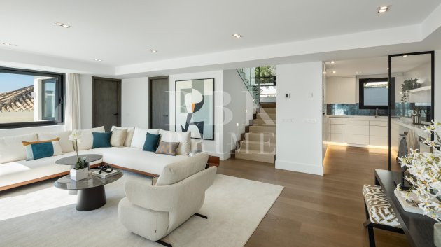 Resale - Villa -
Malaga - Nueva Andalucía