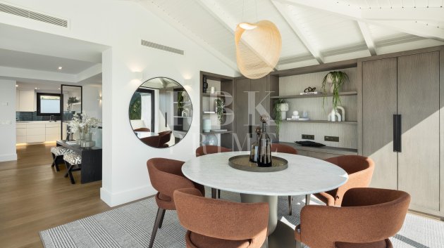 Resale - Villa -
Malaga - Nueva Andalucía