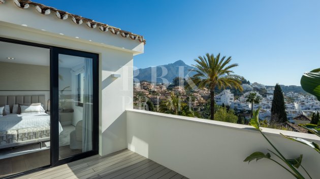 Resale - Villa -
Malaga - Nueva Andalucía