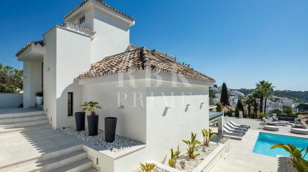 Resale - Villa -
Malaga - Nueva Andalucía