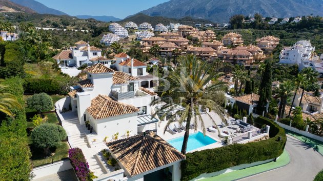 Resale - Villa -
Malaga - Nueva Andalucía