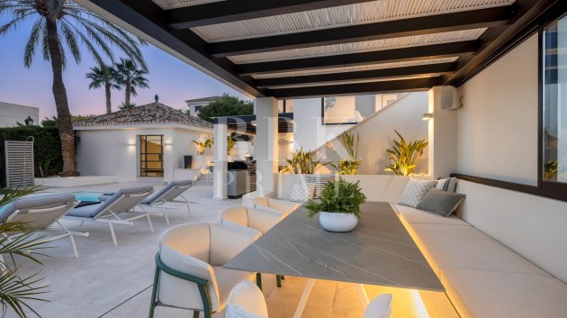Resale - Villa -
Malaga - Nueva Andalucía