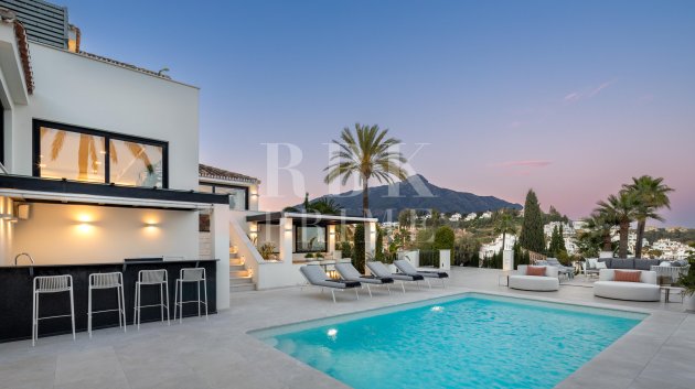 Resale - Villa -
Malaga - Nueva Andalucía