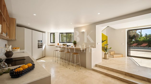 Resale - Villa -
Malaga - Nueva Andalucía