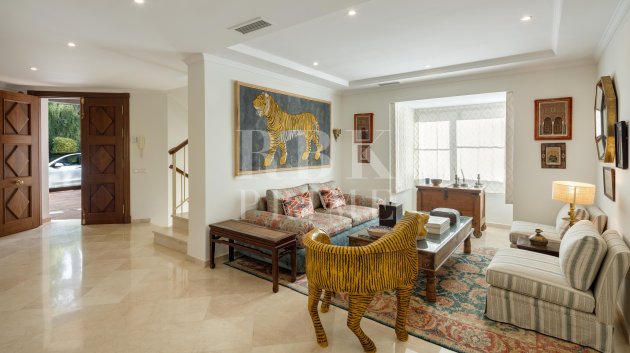 Resale - Villa -
Malaga - Benahavís