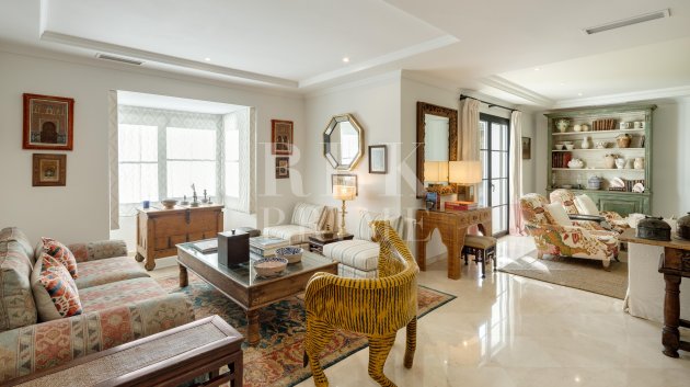 Resale - Villa -
Malaga - Benahavís