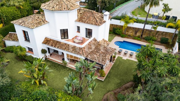 Resale - Villa -
Malaga - Benahavís