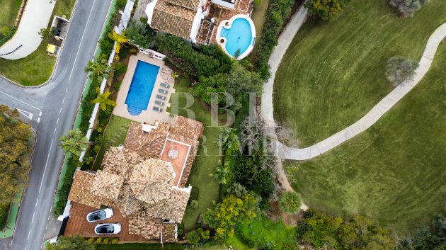 Resale - Villa -
Malaga - Benahavís