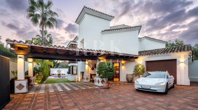 Resale - Villa -
Malaga - Benahavís