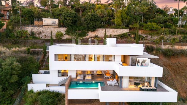 Resale - Villa -
Malaga - Benahavís