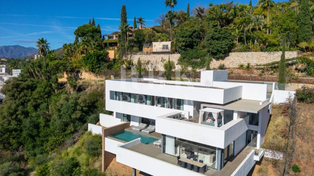 Resale - Villa -
Malaga - Benahavís