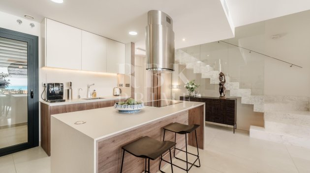 Resale - Villa -
Marbella