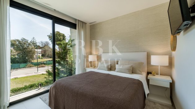 Resale - Villa -
Marbella