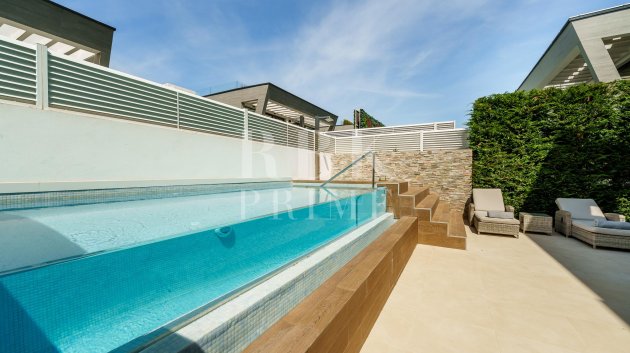 Resale - Villa -
Marbella
