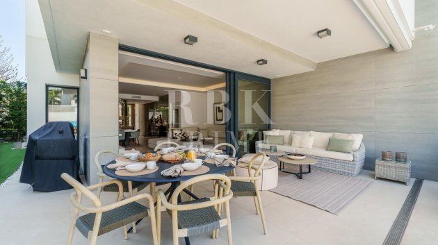 Resale - Villa -
Marbella