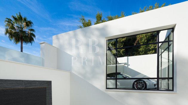 Resale - Villa -
Malaga - Nueva Andalucía