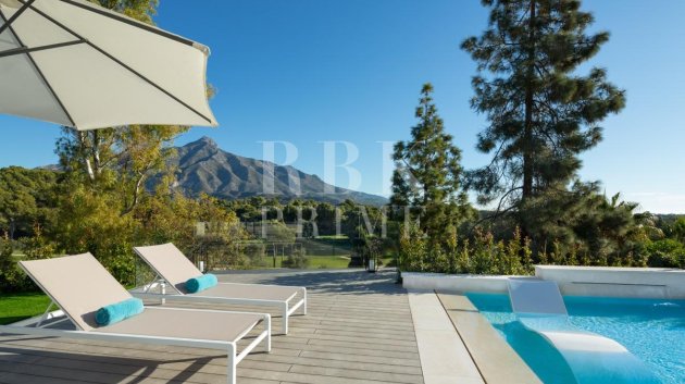 Resale - Villa -
Malaga - Nueva Andalucía