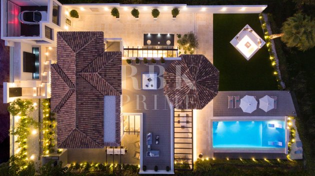 Resale - Villa -
Malaga - Nueva Andalucía