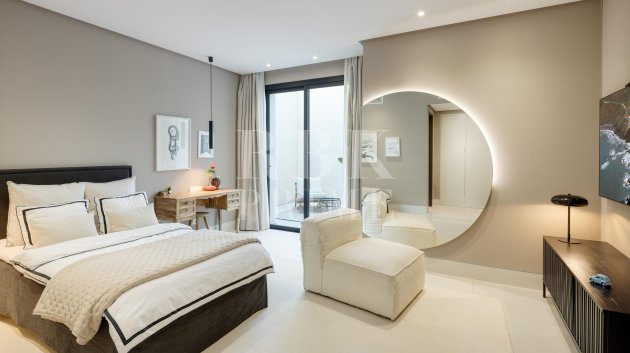 Resale - Villa -
Malaga - Nueva Andalucía