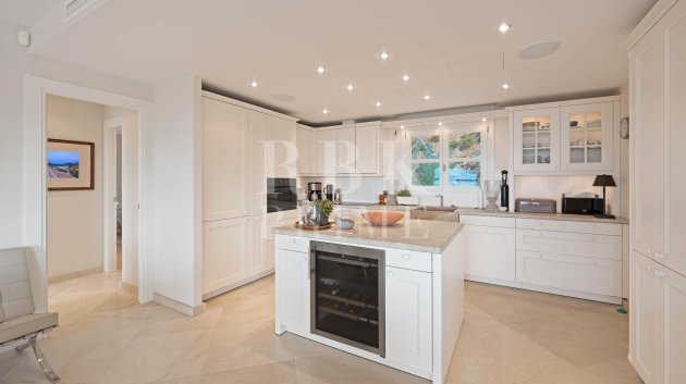 Resale - Apartments -
Andratx